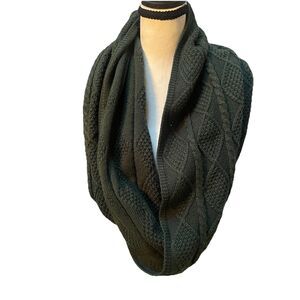 LA Relaxed Forest Green Chunky Knit Infinity Scarf Cowl Sustainable Eco-Friendly